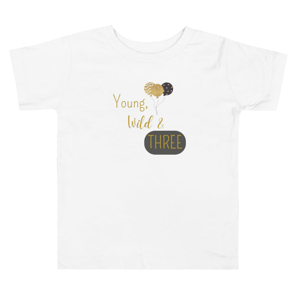 Kurzärmeliges Kinder T-Shirt "Young wild and three"